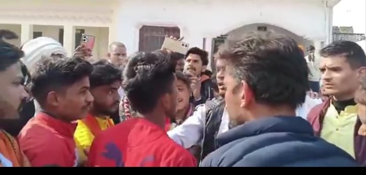 फतेहपुर-में-युवक-के-साथ-अपमानजनक-व्यवहार-के-वीडियो-की-क्लि
