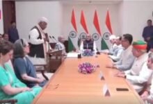 शपथ-लेते-मल्लिकार्जून-खरगे।