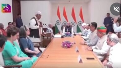 शपथ-लेते-मल्लिकार्जून-खरगे।