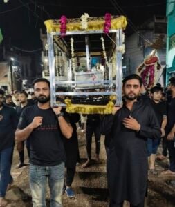 हजरत-मेहंदी-का-जुलूस-निकालते-अजादार