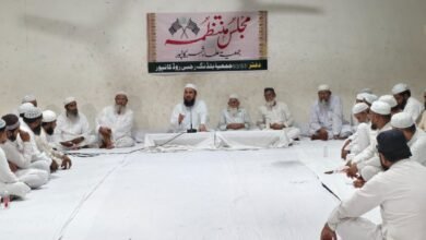जमीयत-उलमा-की-बैठक-में-मौजूद-उलमा-व-अन्य।