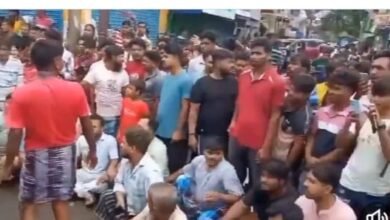 बंगाल-में-बच्ची-से-रेप-औऱ-हत्या-के-खिलाफ-आक्रोशित-लोग