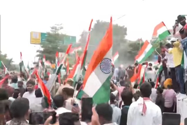पटना-में-राज्यपाल-के-आवास-का-घेराव-करने-का-जा-रहे-राजद-कार्यकर्ताओं-का-हुजू