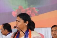 रायबरेली-में-एक-जनसभा-को-संबोधित-करतीं-अपना-दल-कमेरावादी-की-नेता-व-विधायक-पल्लवी-पटेल