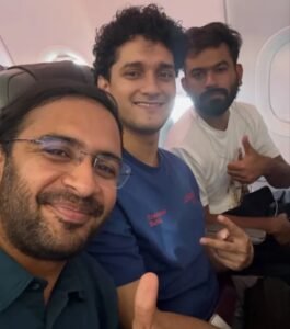 एयरपोर्ट पर विमान में ही हिरासत में लिए गए दीपके, रांका और दास।